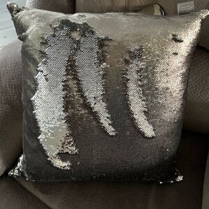 Aviva Stanoff Silver Sequin Pillow! 20" x 20" MSRP $400+. Brand new!